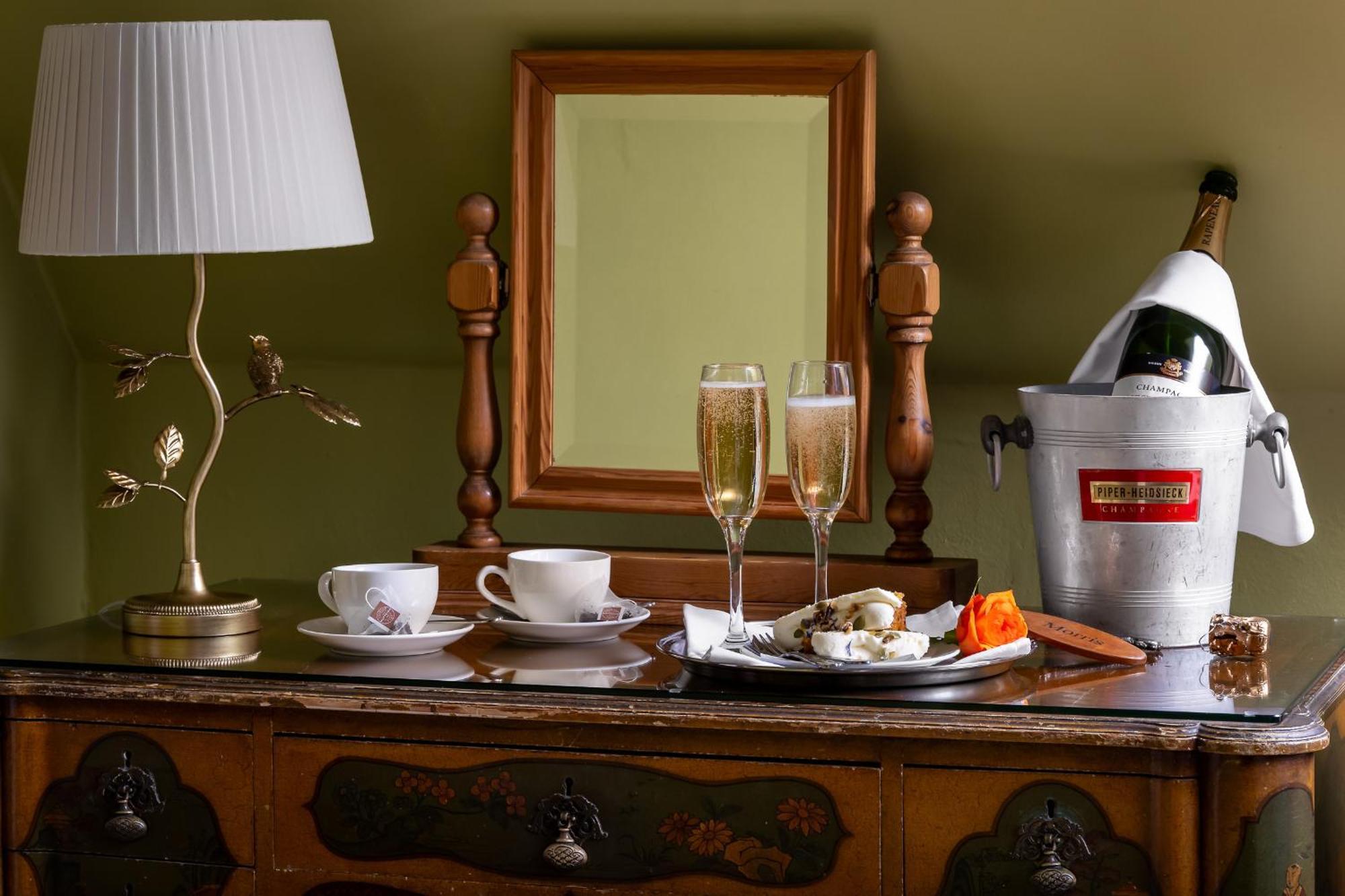 Abbots Grange Manor House (Adults Only) Hotel Бродуей Стая снимка